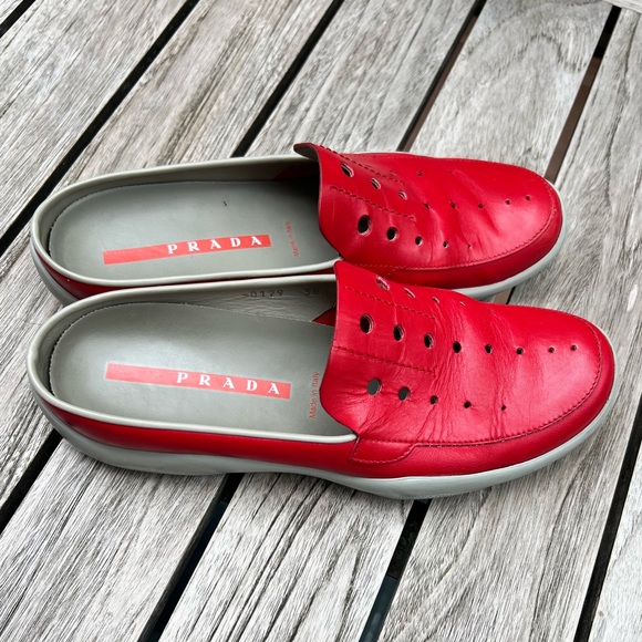 Rare find! Women’s Prada leather slides. - Picture 3 of 8